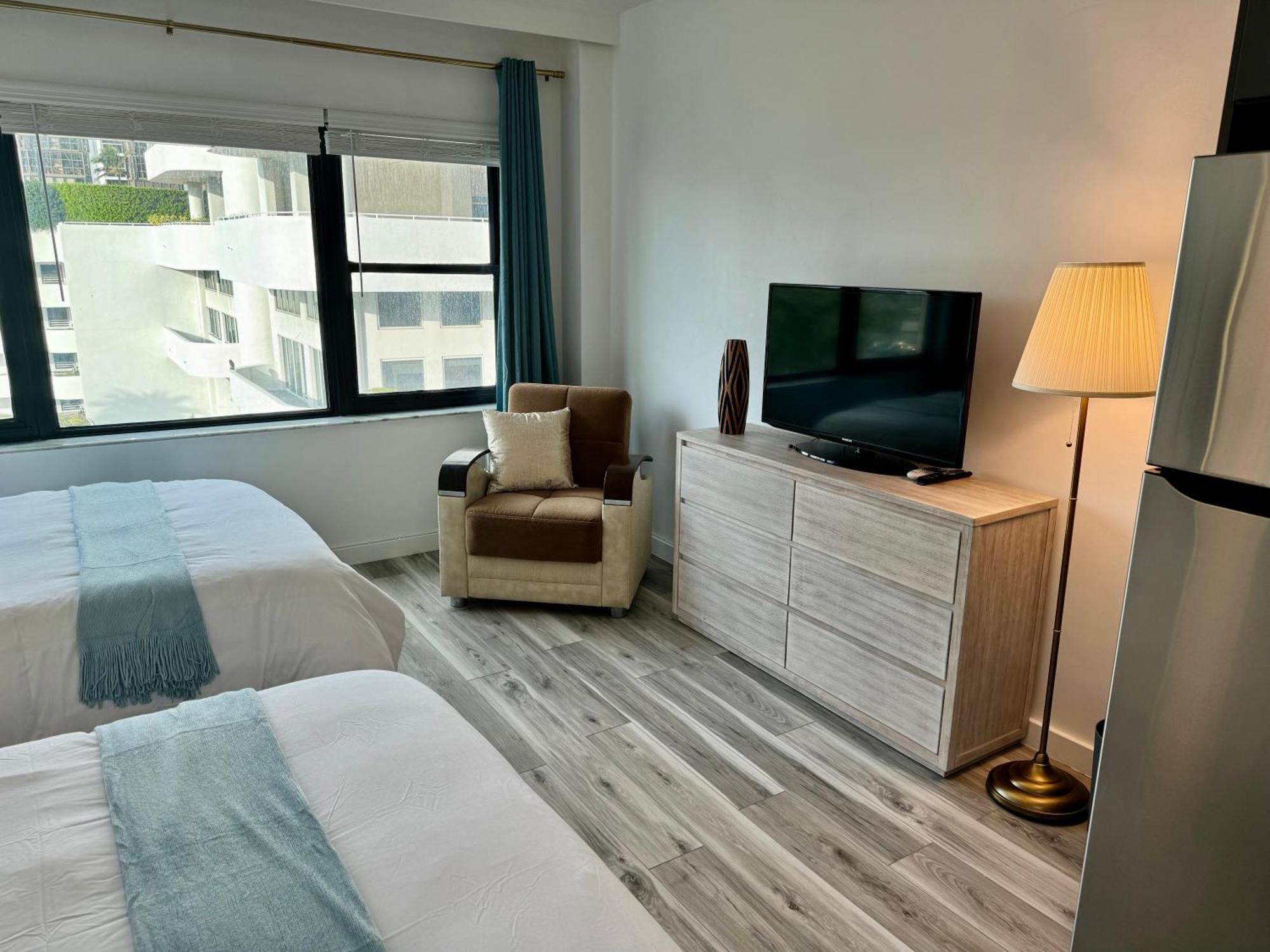 Directly On The Beach With Pool & Parking Miami Beach Bagian luar foto