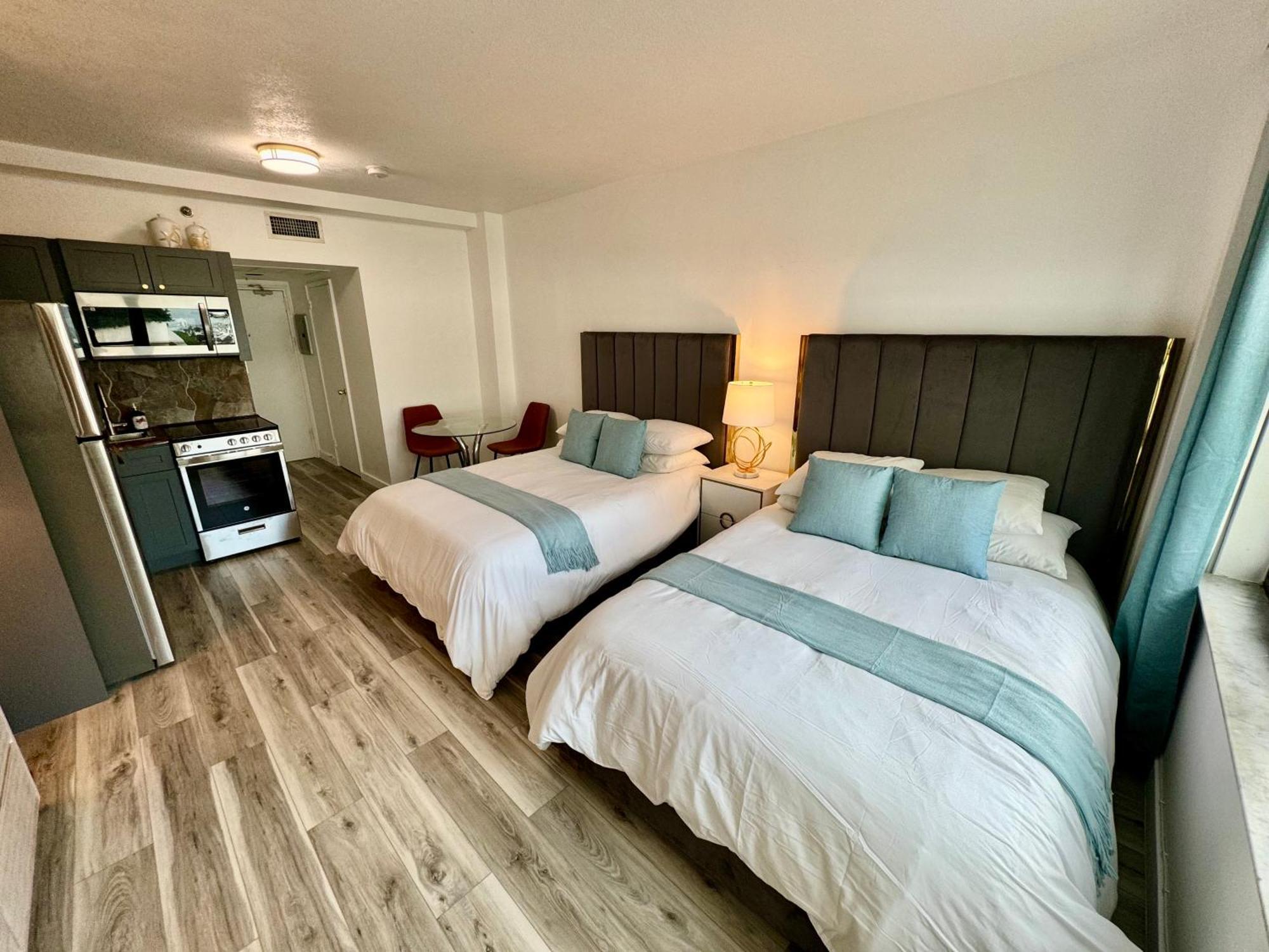 Directly On The Beach With Pool & Parking Miami Beach Bagian luar foto