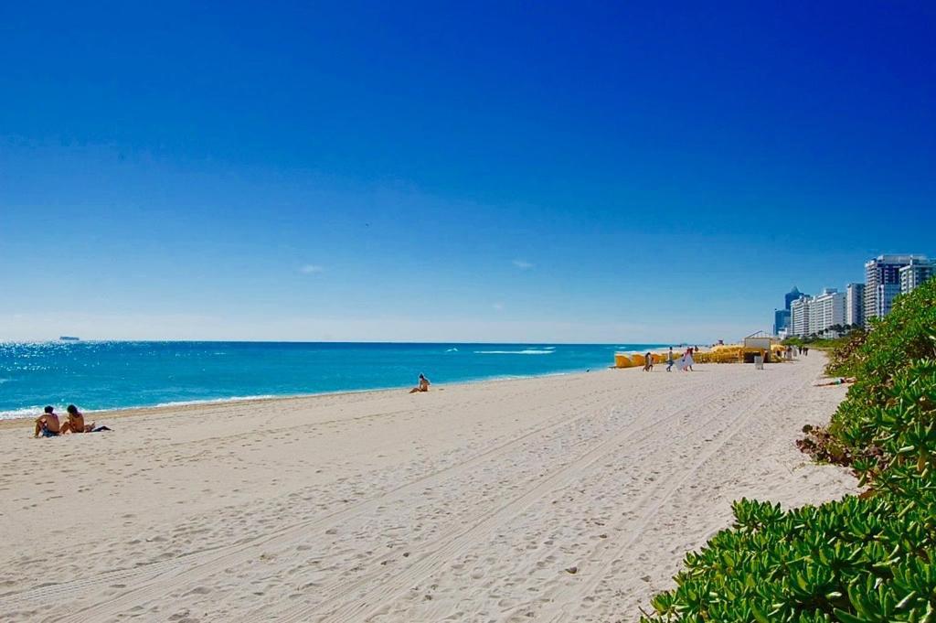 Directly On The Beach With Pool & Parking Miami Beach Bagian luar foto