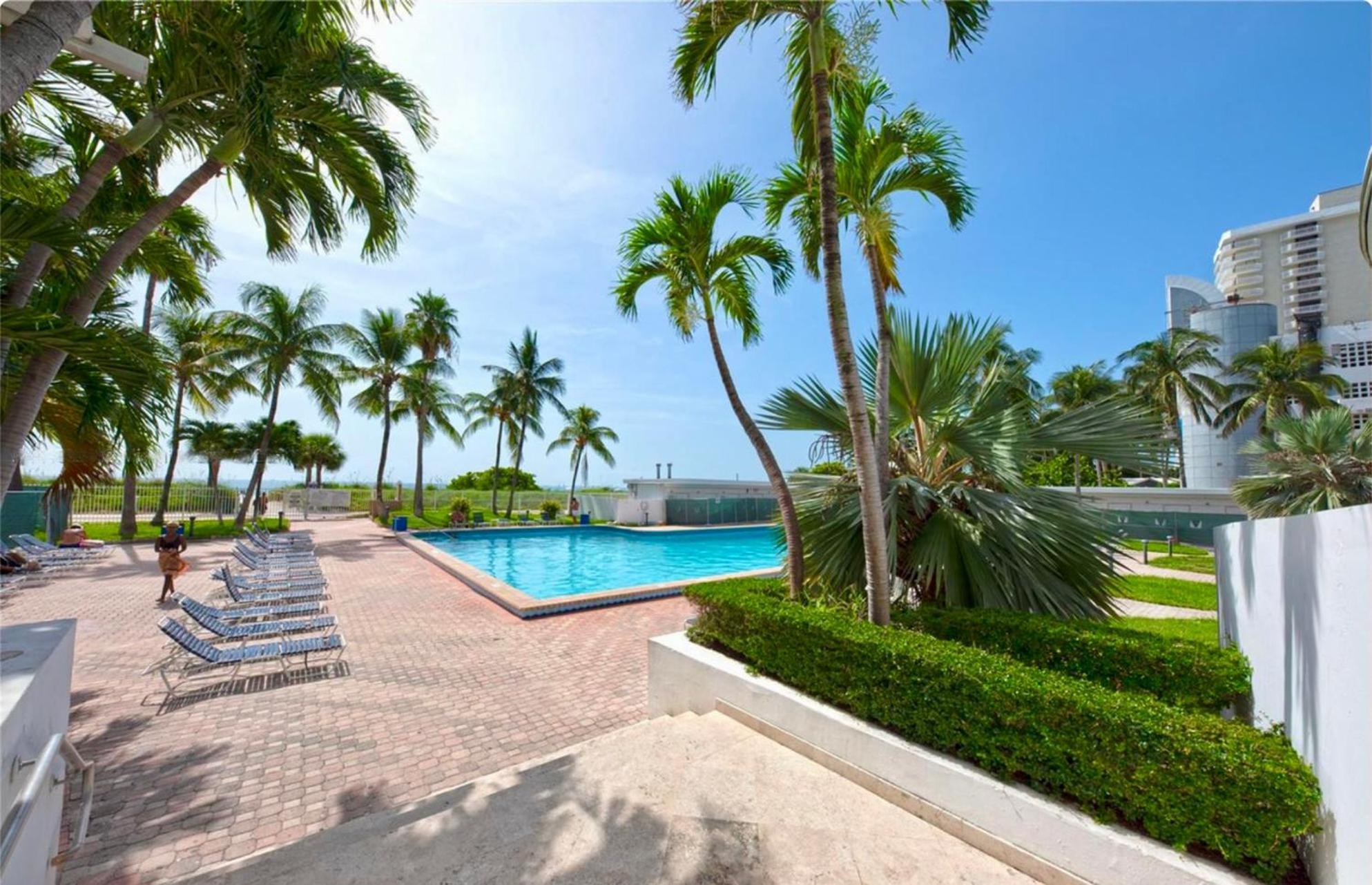 Directly On The Beach With Pool & Parking Miami Beach Bagian luar foto